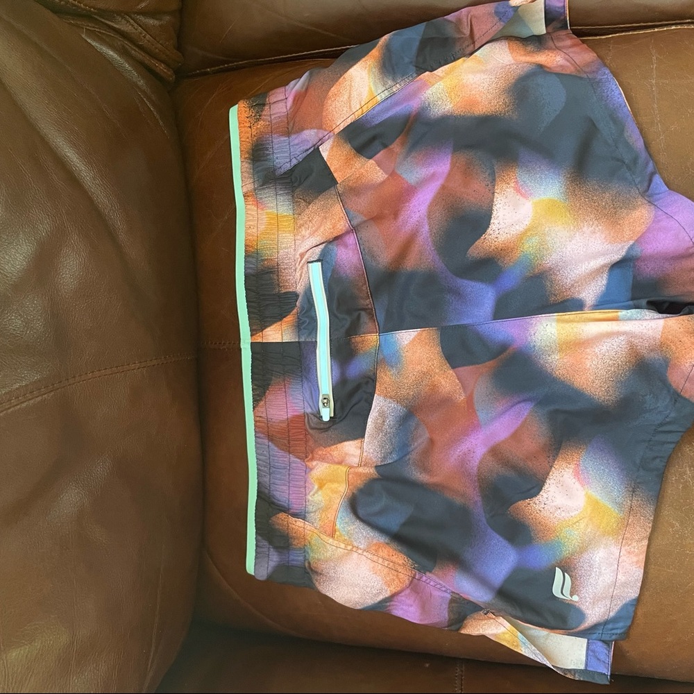 Breathe Run Short- Fabletics - Picture 6 of 9